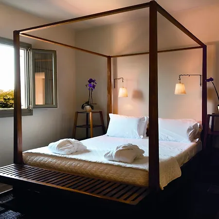 Emelisse Nature Hotel
