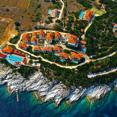 Emelisse Nature Hotel