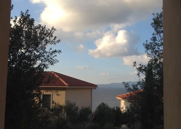 Emelisse Nature Hotel 5*