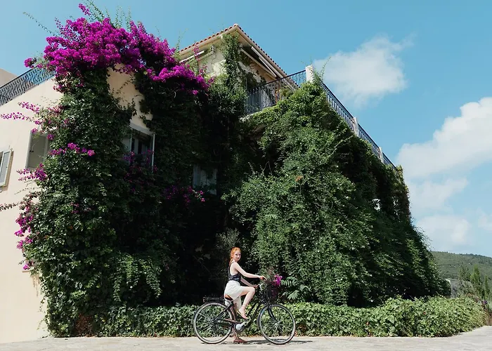 Emelisse Nature Hotel